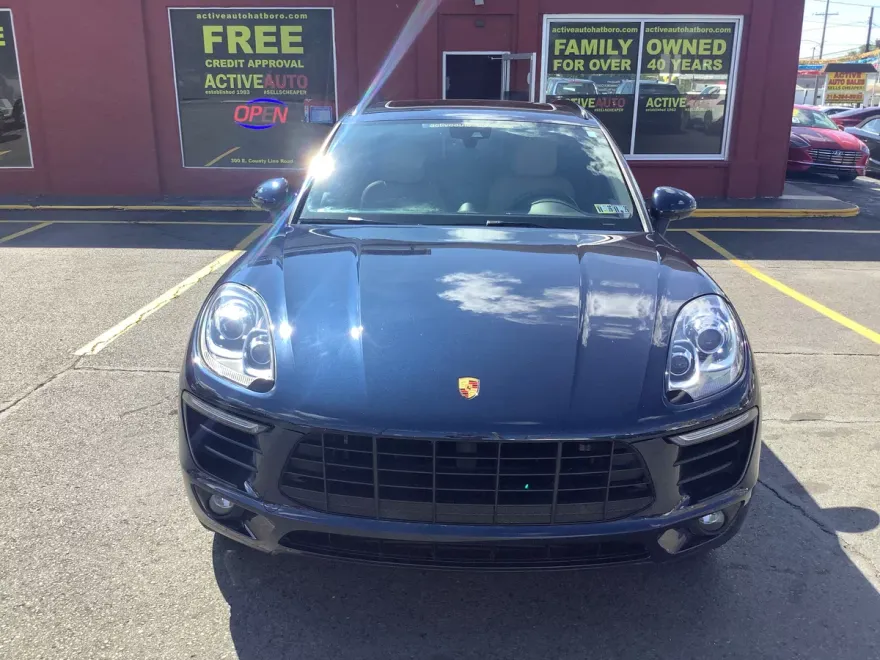2018 Porsche Macan photo 1