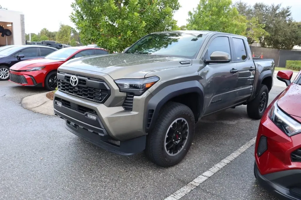 2024 Toyota Tacoma TRD photo 1