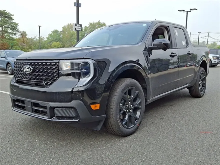 2025 Ford Maverick Lariat photo 1