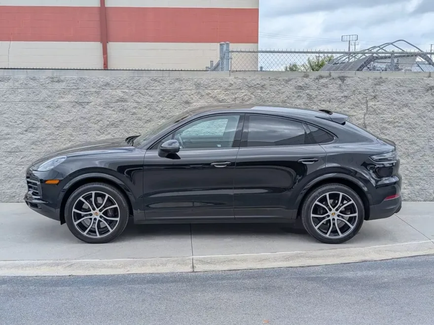 2023 Porsche Cayenne Coupe Platinum Edition photo 1