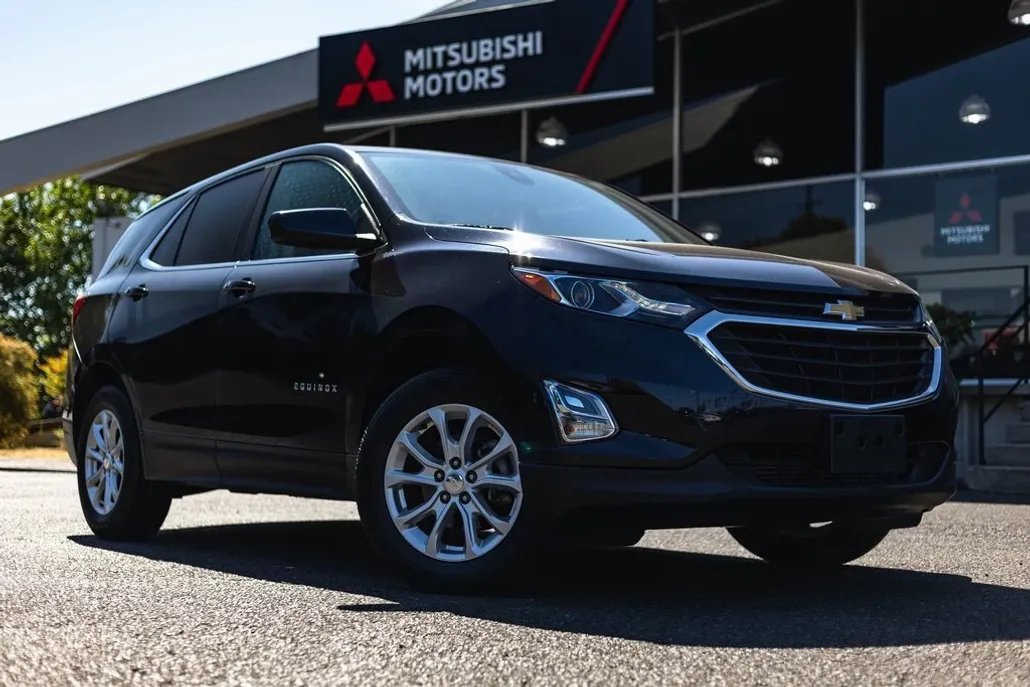 2021 Chevrolet Equinox LT photo 1