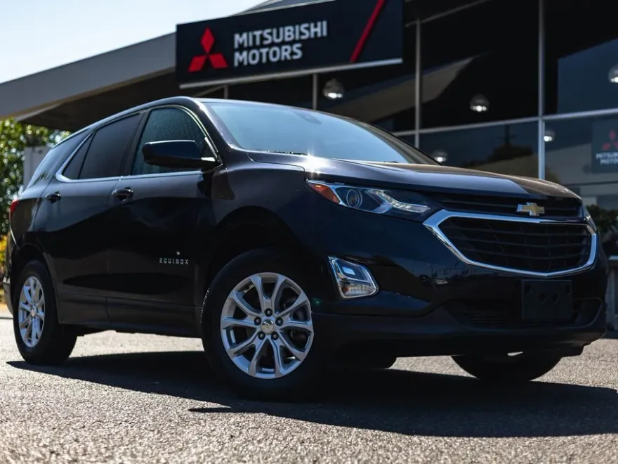 2021 Chevrolet Equinox LT photo 1