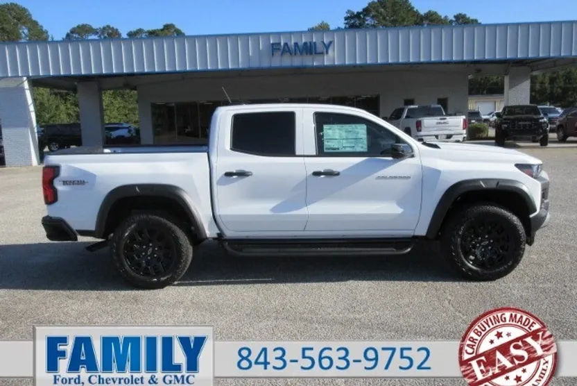 2026 Chevrolet Colorado Trail Boss photo 1