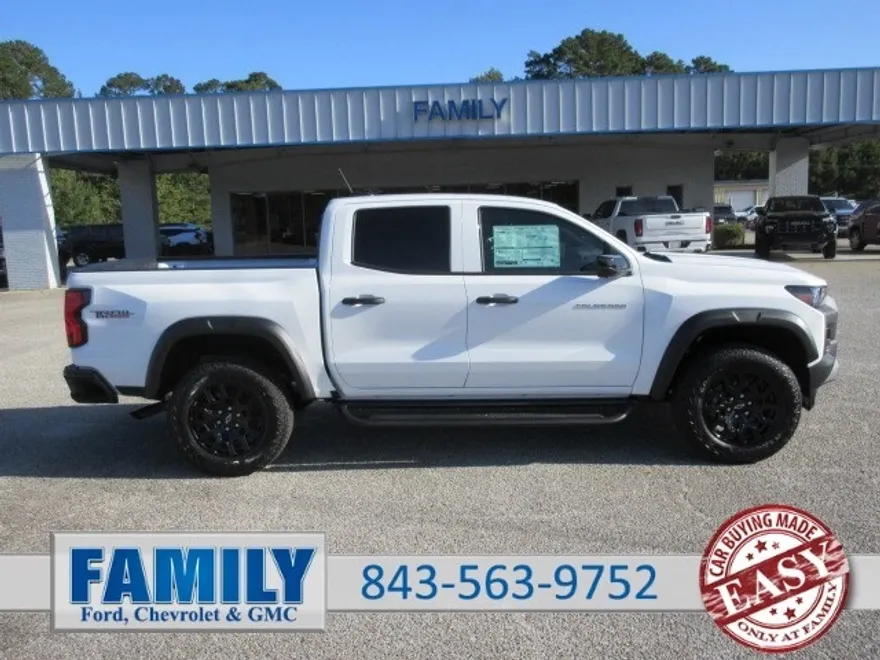 2026 Chevrolet Colorado Trail Boss photo 1