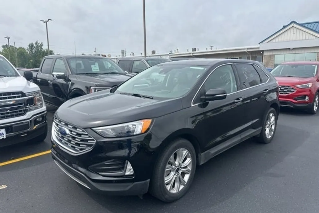 2024 Ford Edge Titanium photo 1