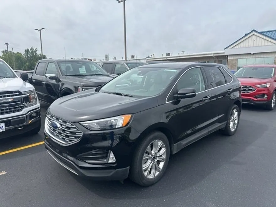 2024 Ford Edge Titanium photo 1