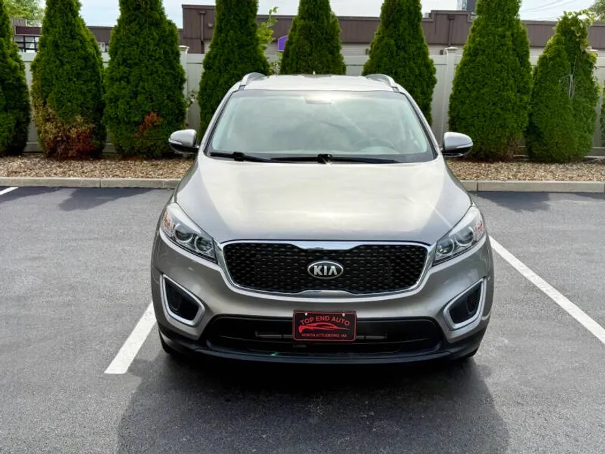 2017 Kia Sorento LX photo 1