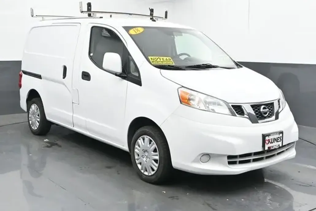 2018 Nissan NV200 SV photo 1