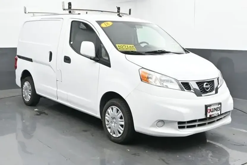 2018 Nissan NV200 SV photo 1