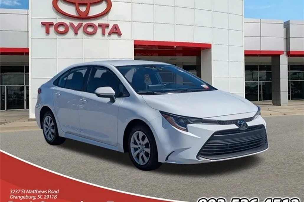 2025 Toyota Corolla LE photo 1