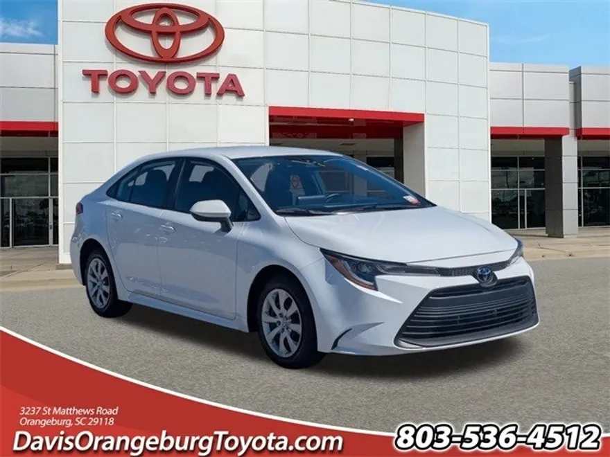 2025 Toyota Corolla LE photo 1