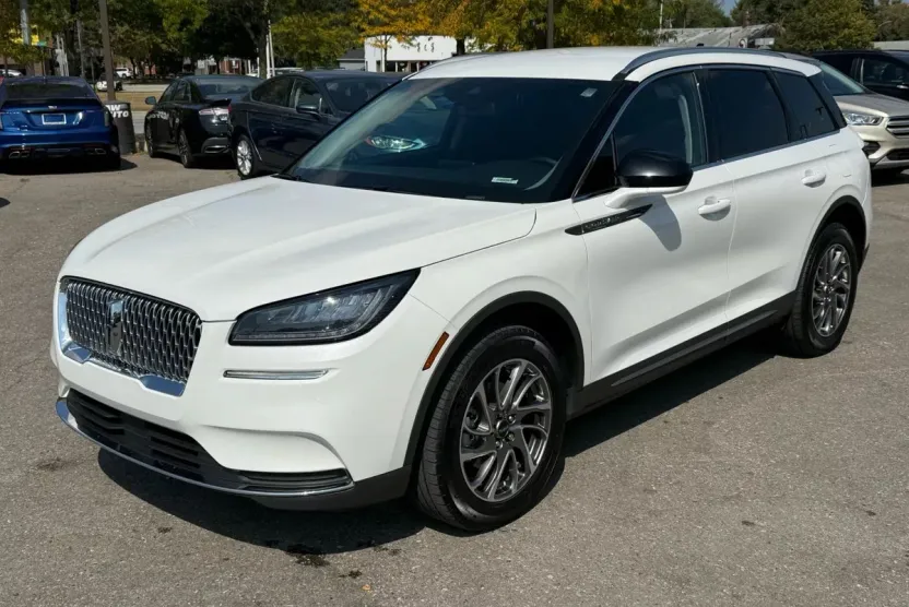 2022 Lincoln Corsair Standard photo 1