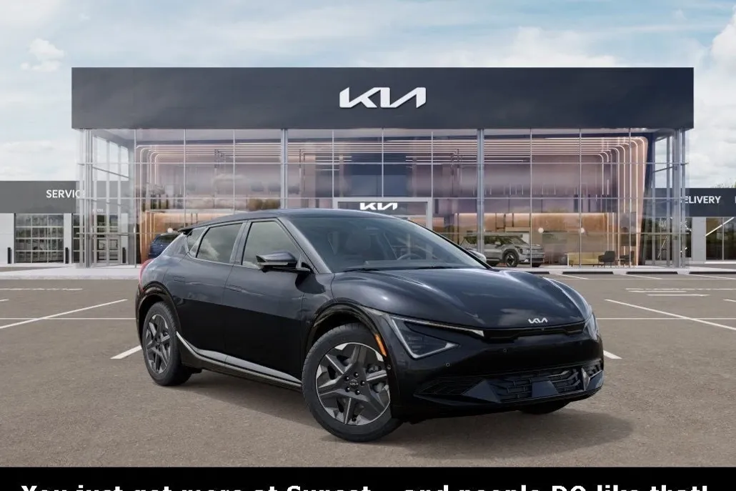 2025 Kia EV6 Light photo 1