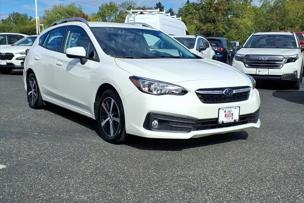 2023 Subaru Impreza Premium photo 1