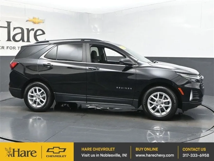 2023 Chevrolet Equinox LT photo 1