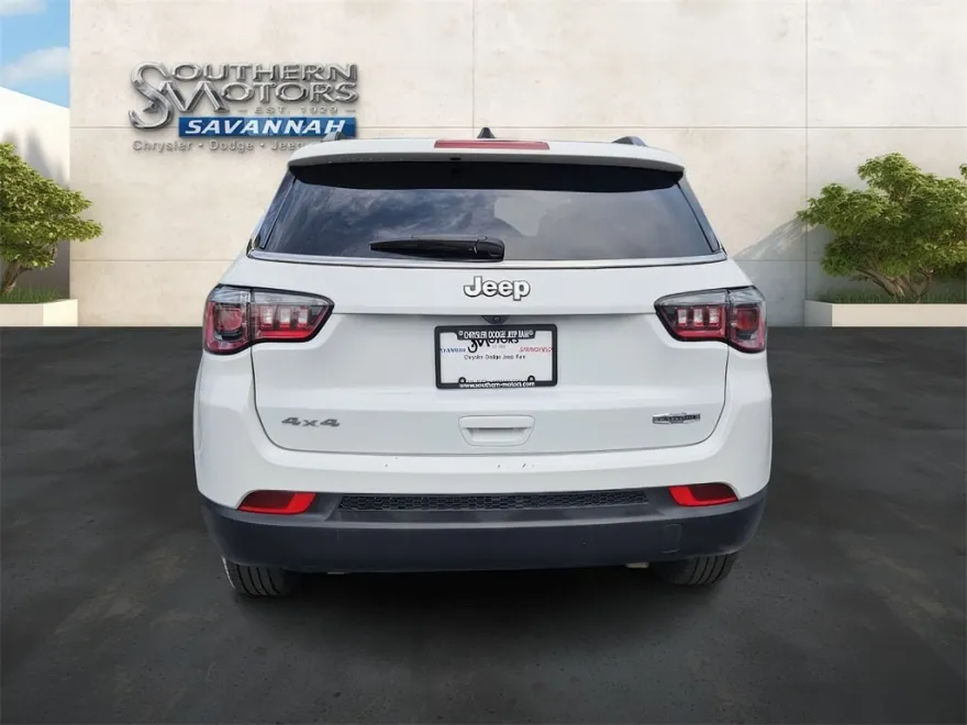 2024 Jeep Compass Latitude photo 1