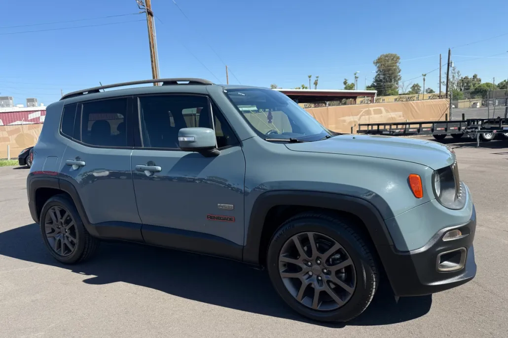 2016 Jeep Renegade Latitude photo 1