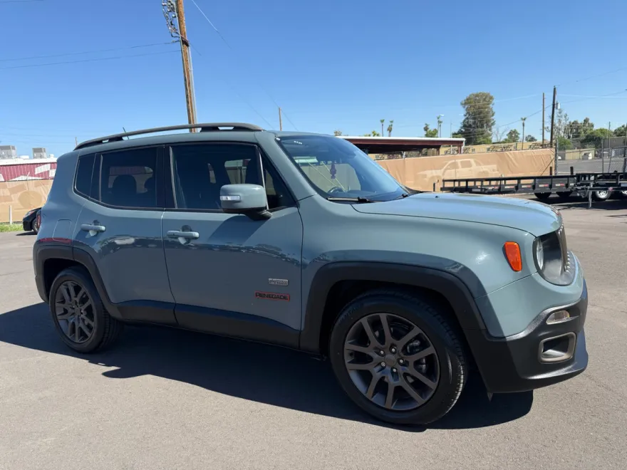 2016 Jeep Renegade Latitude photo 1