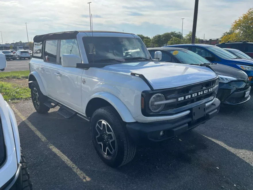 2024 Ford Bronco Outer Banks photo 1