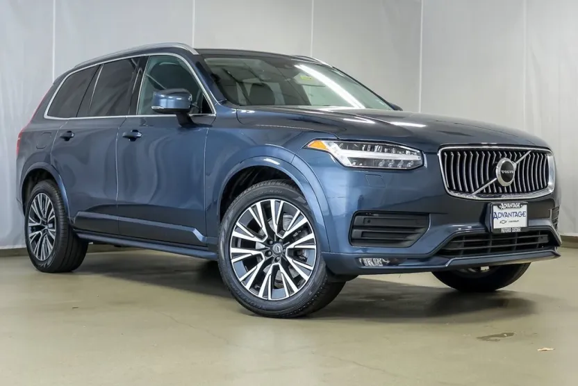 2022 Volvo XC90 T6 AWD Momentum photo 1