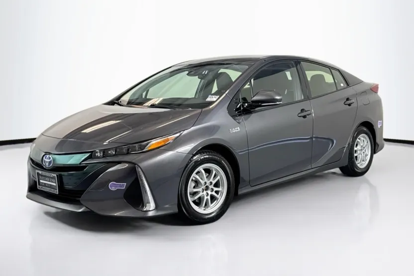 2018 Toyota Prius Prime Plus photo 1