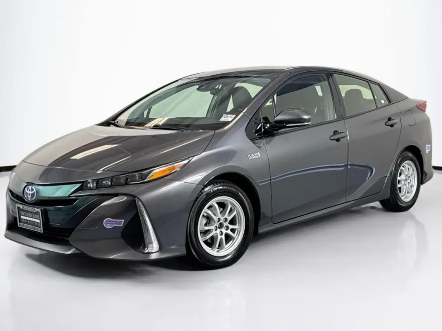 2018 Toyota Prius Prime Plus photo 1