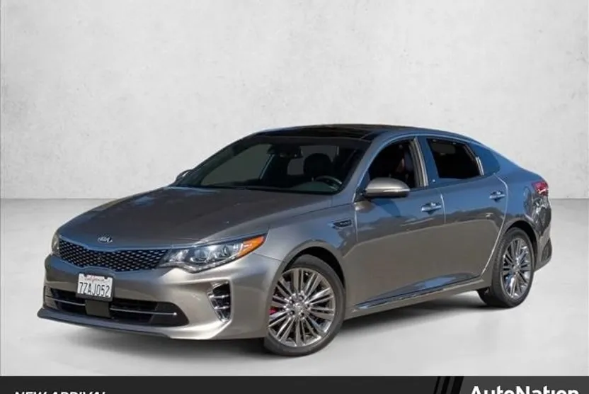 2017 Kia Optima Turbo photo 1