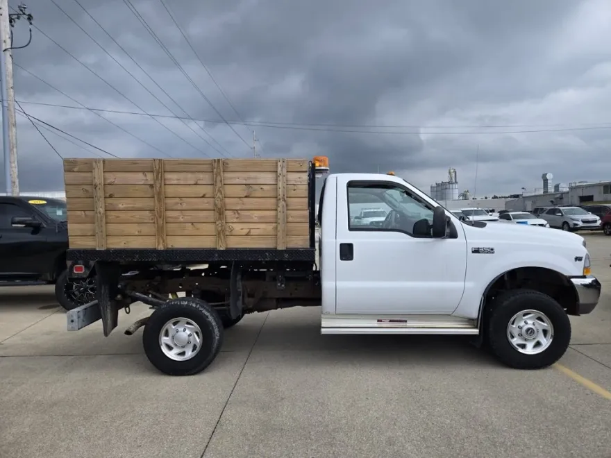 2004 Ford F-350 XL photo 1