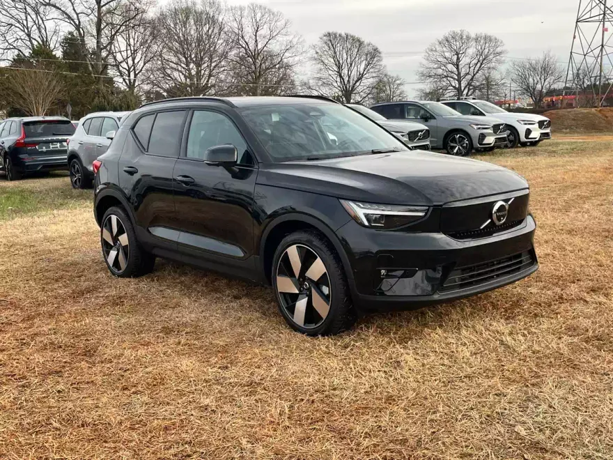 2024 Volvo XC40 Recharge Plus photo 1