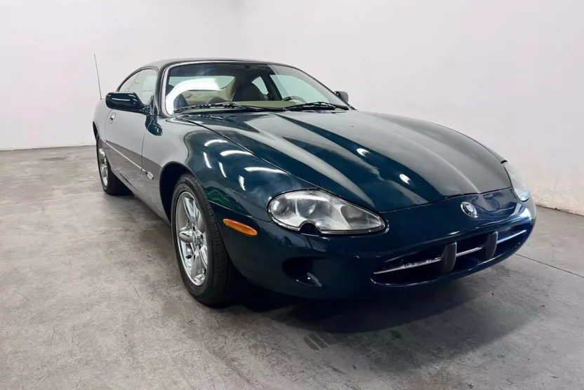 1997 Jaguar XK 8 photo 1