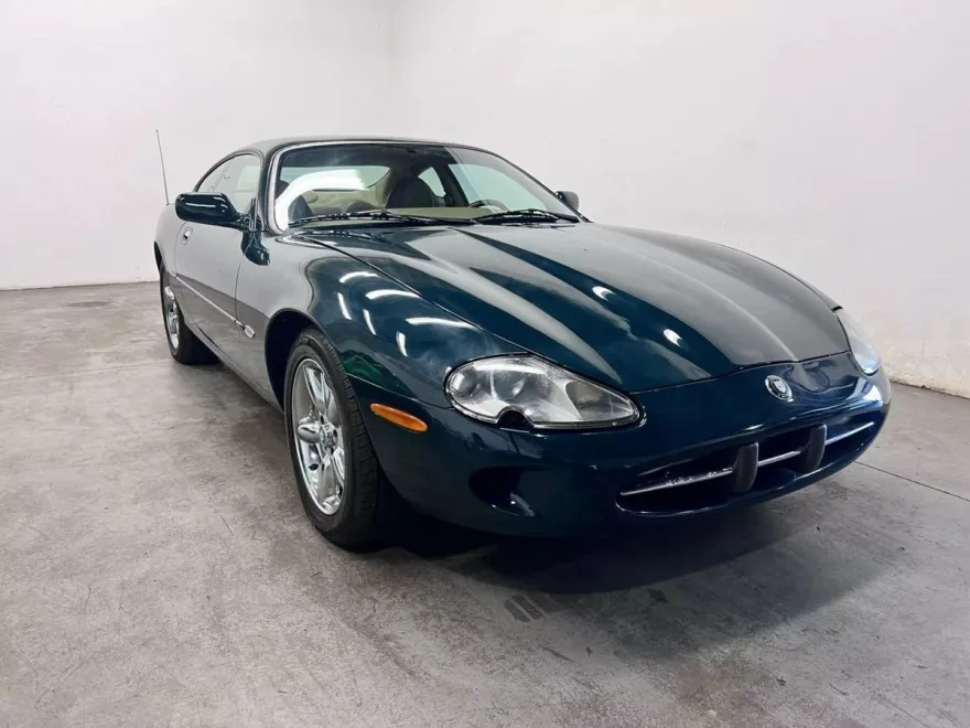 1997 Jaguar XK 8 photo 1