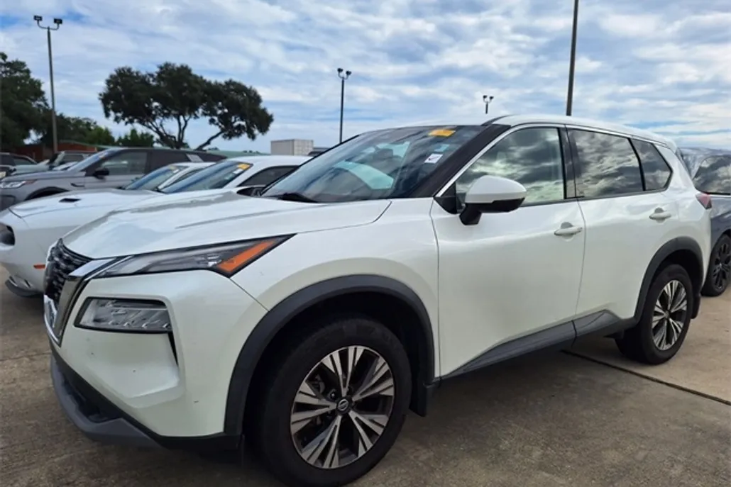 2021 Nissan Rogue SV photo 1