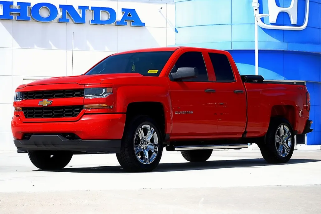 2019 Chevrolet Silverado 1500 Custom photo 1