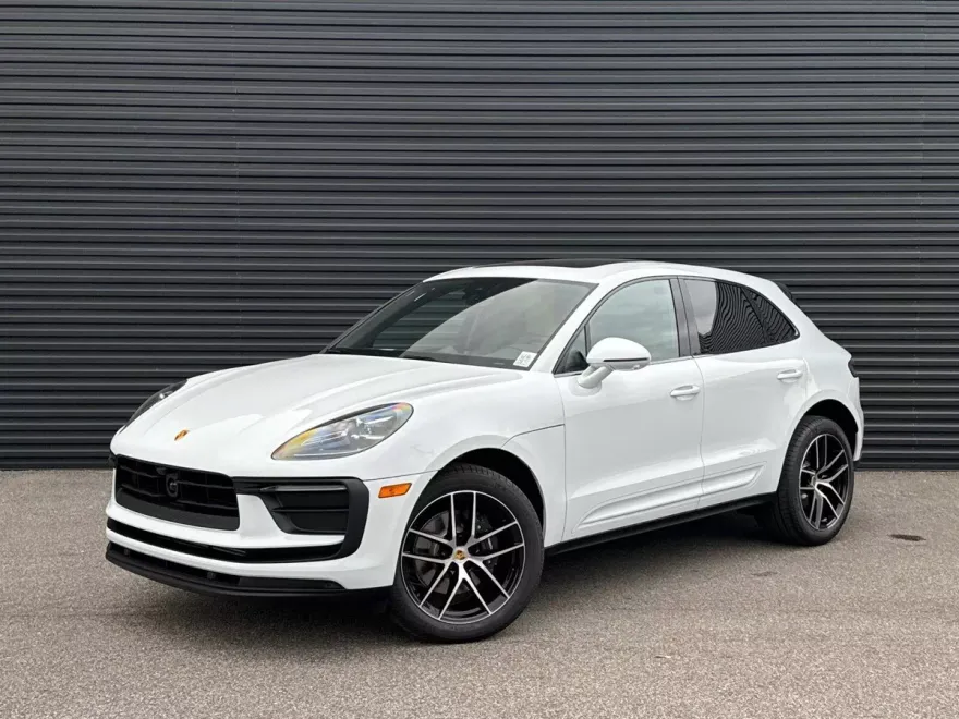 2025 Porsche Macan photo 1