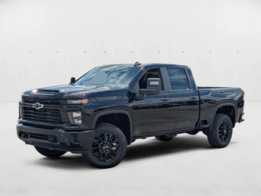 2025 Chevrolet Silverado 2500HD Custom photo 1
