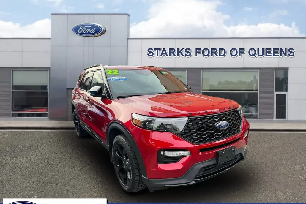 2022 Ford Explorer ST photo 1