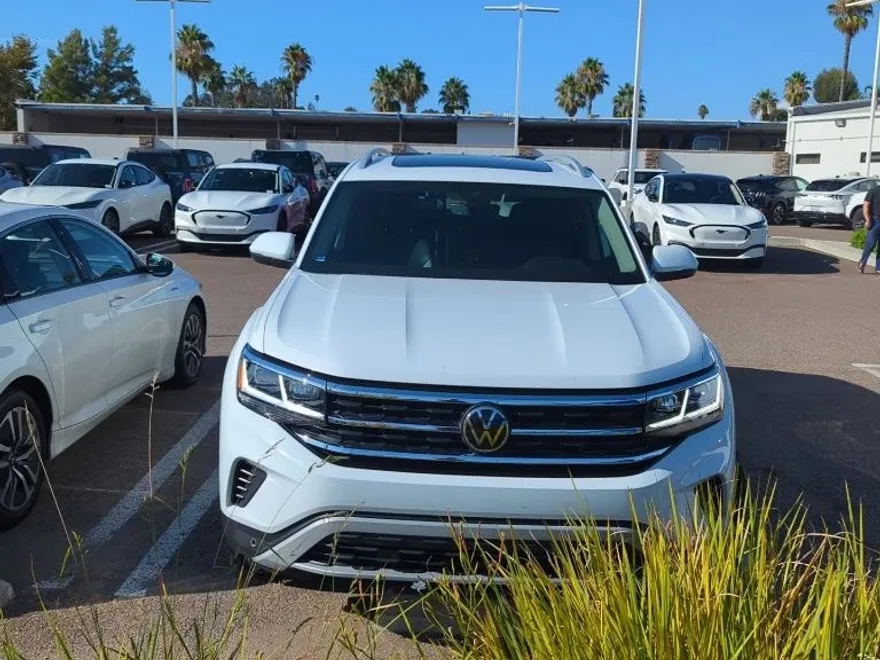 2022 Volkswagen Atlas SEL photo 1