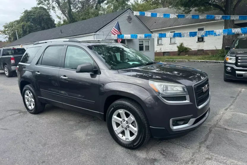 2015 Gmc Acadia SLE photo 1