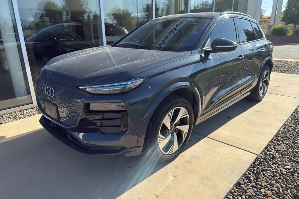 2025 Audi Q6 E-tron Premium Plus photo 1