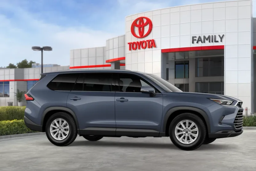 2026 Toyota Highlander Hybrid XLE photo 1