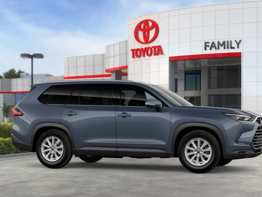 2026 Toyota Highlander Hybrid XLE photo 1