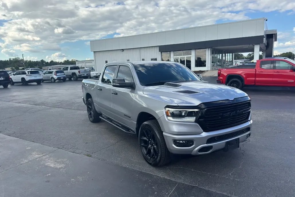 2024 Ram 1500 Laramie photo 1