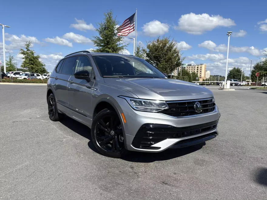 2024 Volkswagen Tiguan SE R-Line Black photo 1