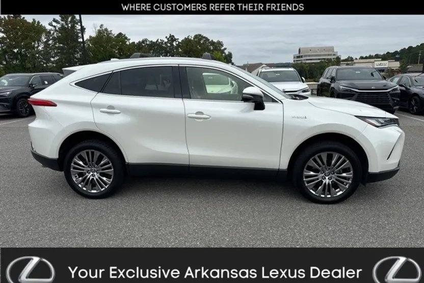2021 Toyota Venza XLE photo 1