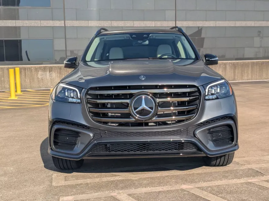 2026 Mercedes Benz GLS 450 4MATIC photo 1