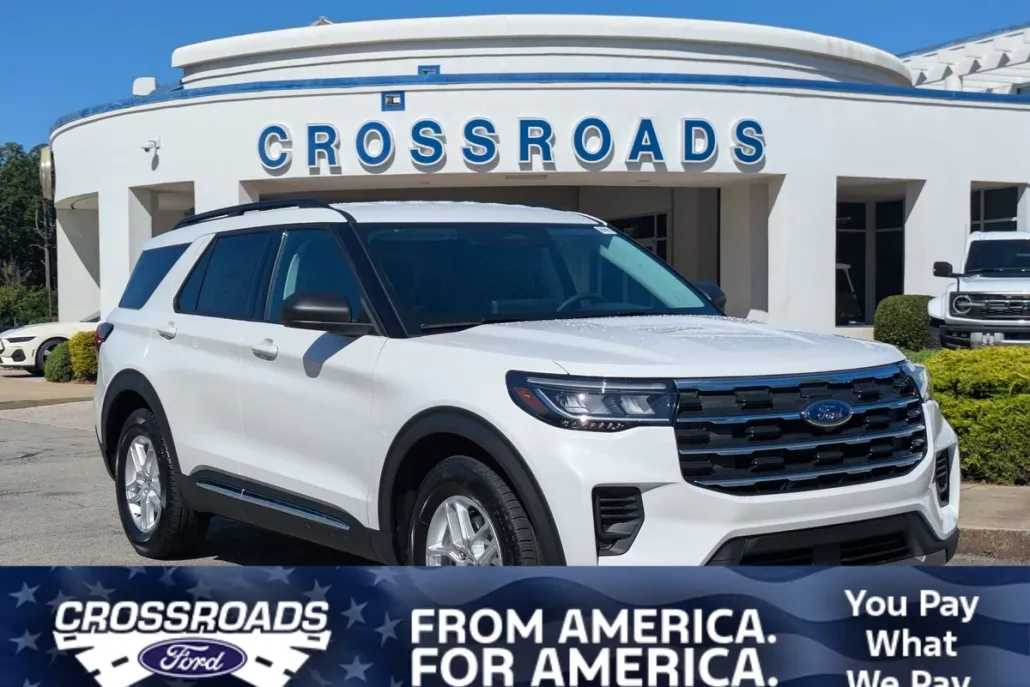 2025 Ford Explorer photo 1