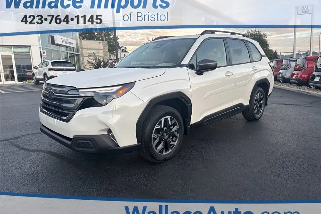 2025 Subaru Forester Premium photo 1
