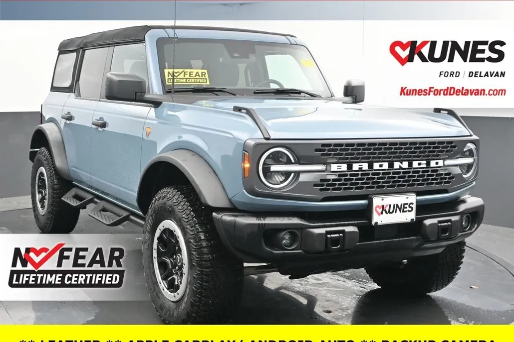 2023 Ford Bronco Badlands photo 1