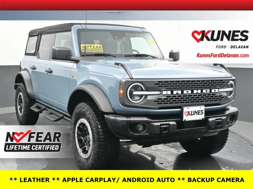 2023 Ford Bronco Badlands photo 1