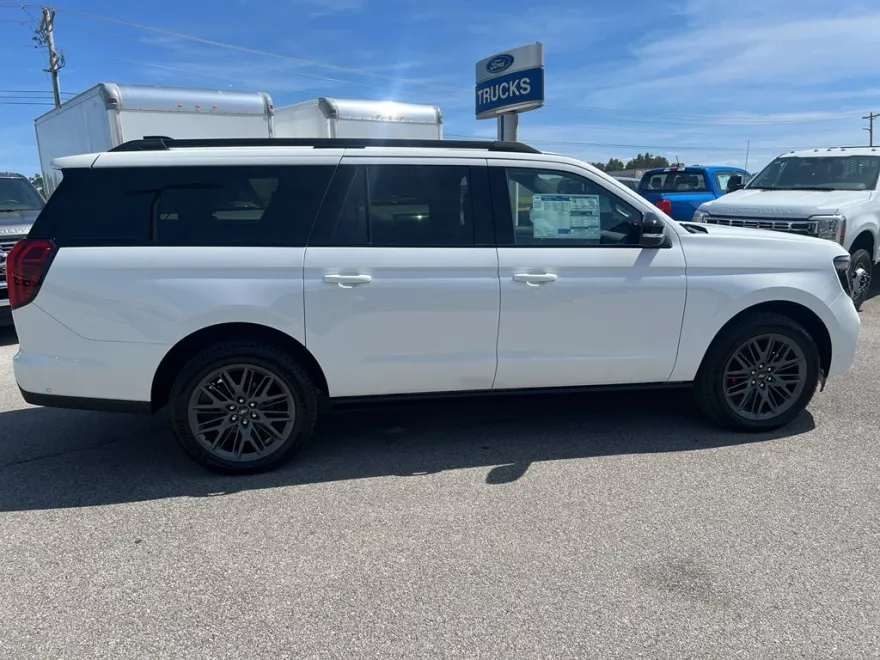 2025 Ford Expedition Platinum MAX photo 1